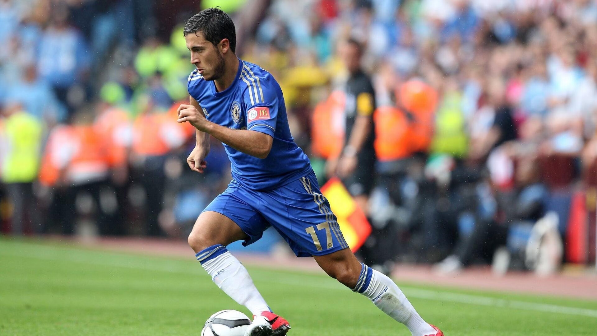 尼斯前场逼抢形成连续得分机会,尼斯转会